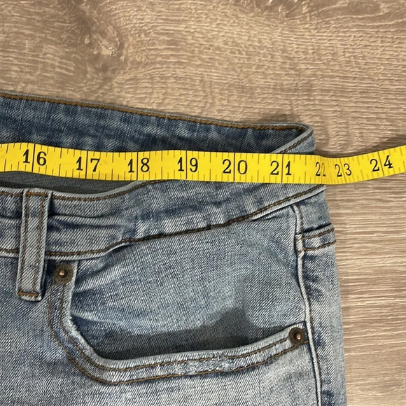 Old Navy Boyfriend Straight Embroidered Detail Distressed Patches 24 Plu… - Picture 4 of 16